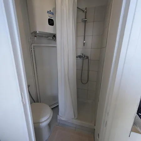 Cosy Proche Metro Apartamento *