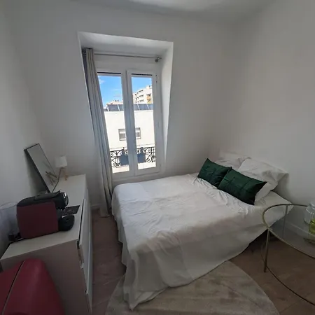 Cosy Proche Metro Apartment