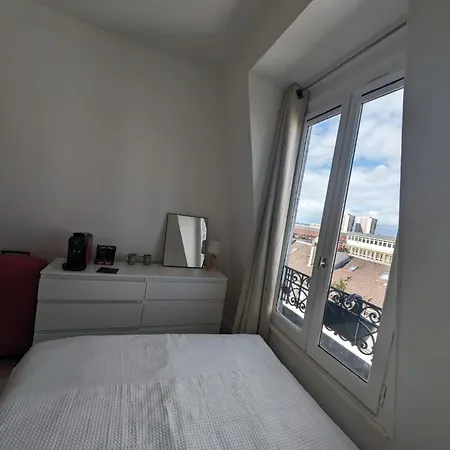 Cosy Proche Metro Apartment Paris